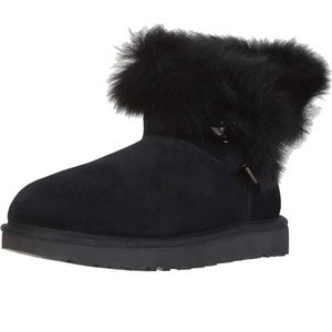Black Ugg side Pin Boot